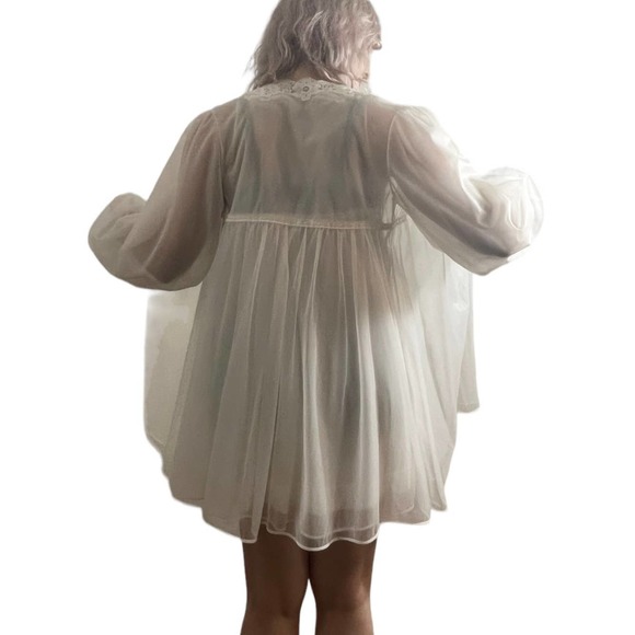 1960’s Mod Sheer White Peignoir Set Robe & Chemise, Small, Vintage Mid Century - Picture 8 of 8